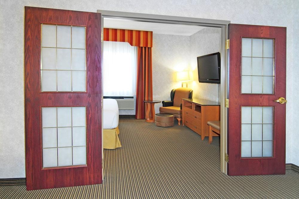 Holiday Inn Express Calgary South By Ihg Kültér fotó