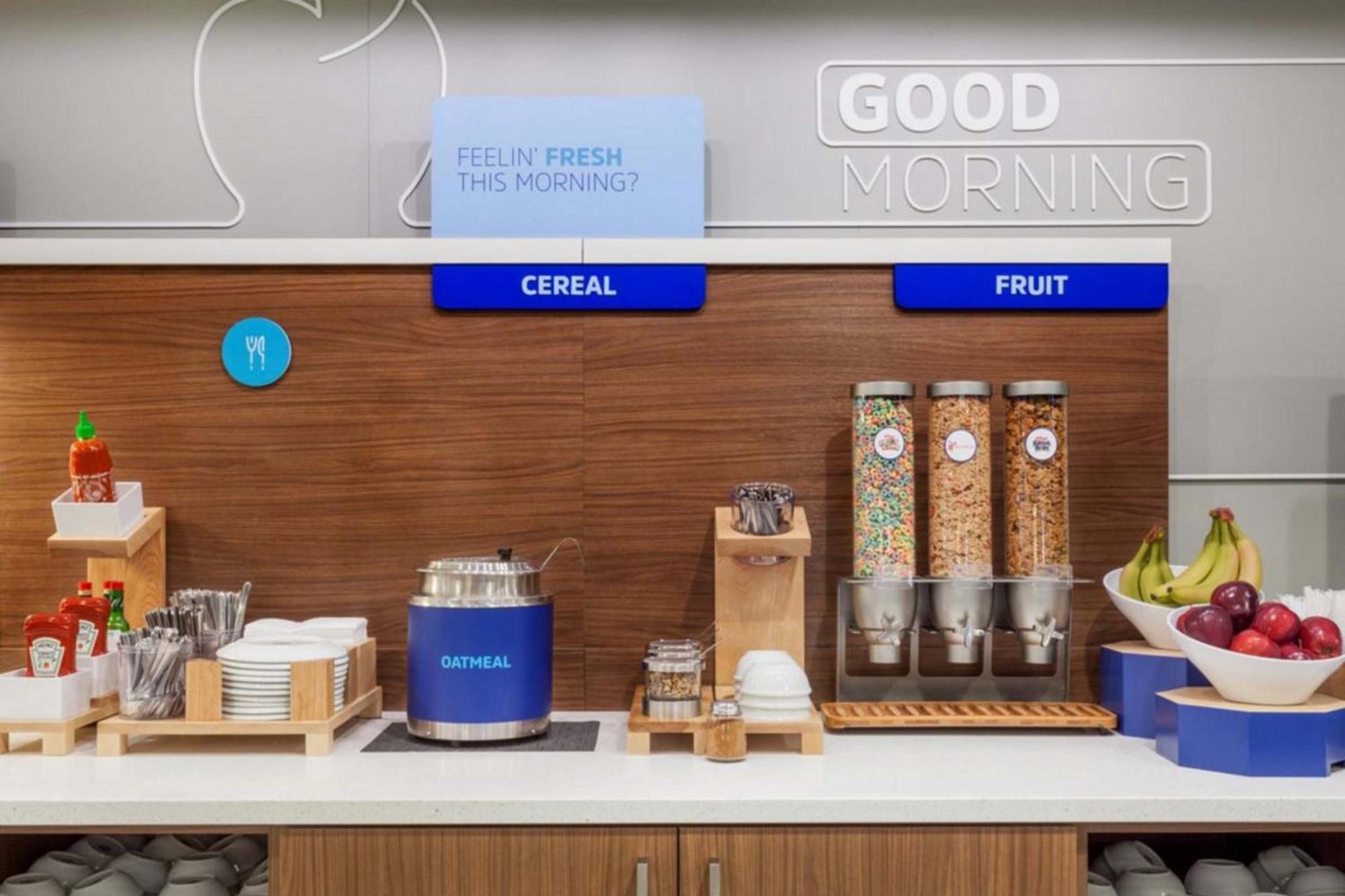 Holiday Inn Express Calgary South By Ihg Kültér fotó