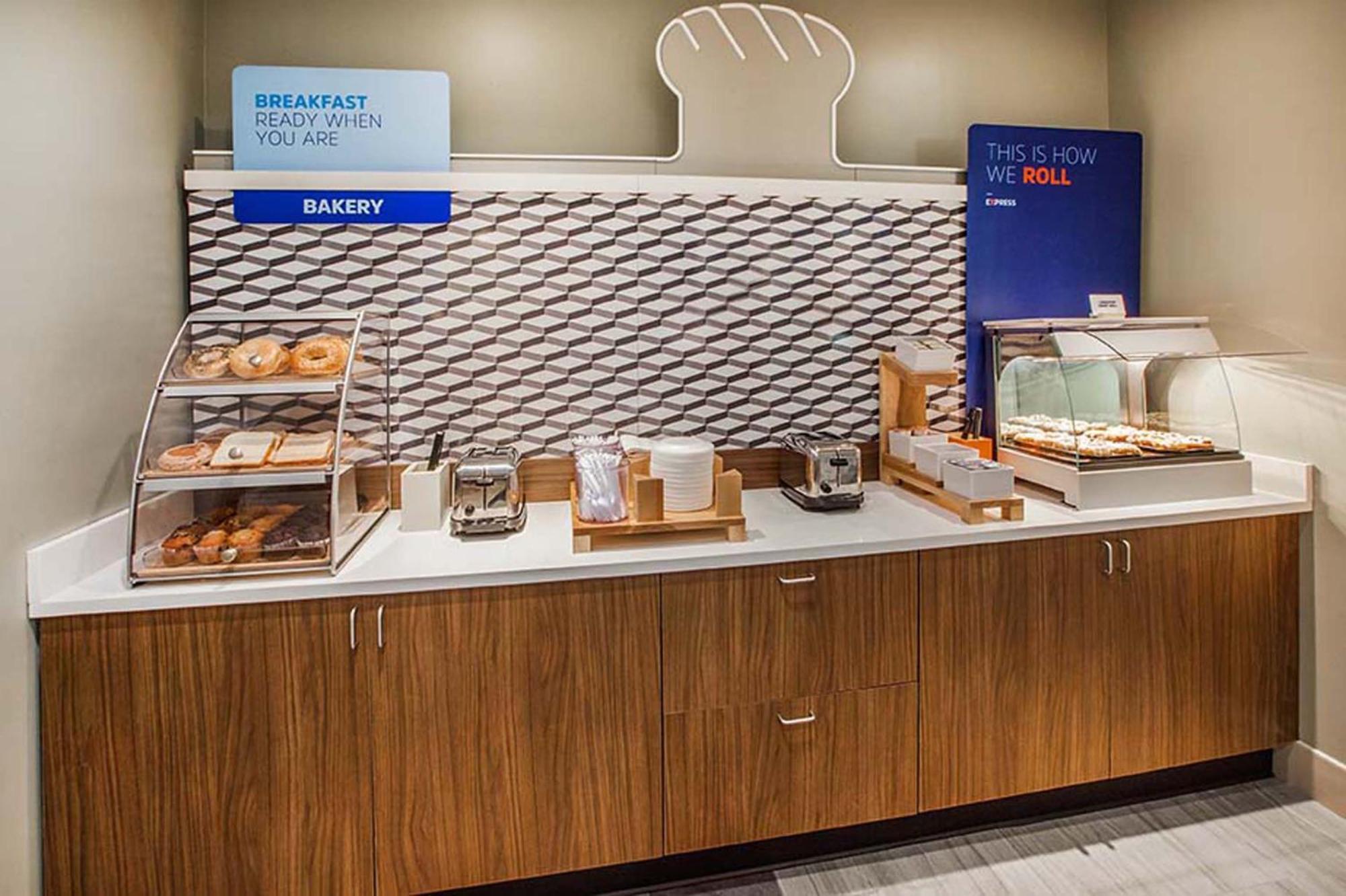 Holiday Inn Express Calgary South By Ihg Kültér fotó