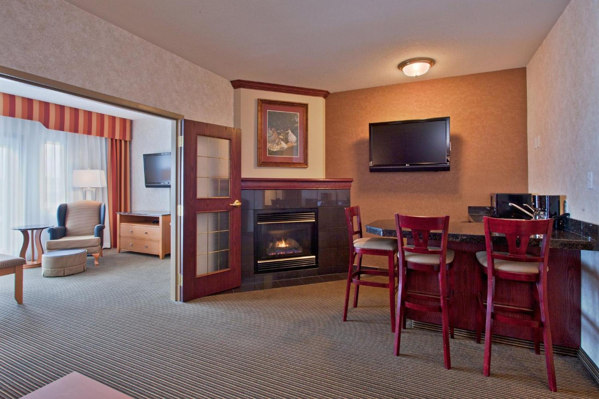 Holiday Inn Express Calgary South By Ihg Kültér fotó