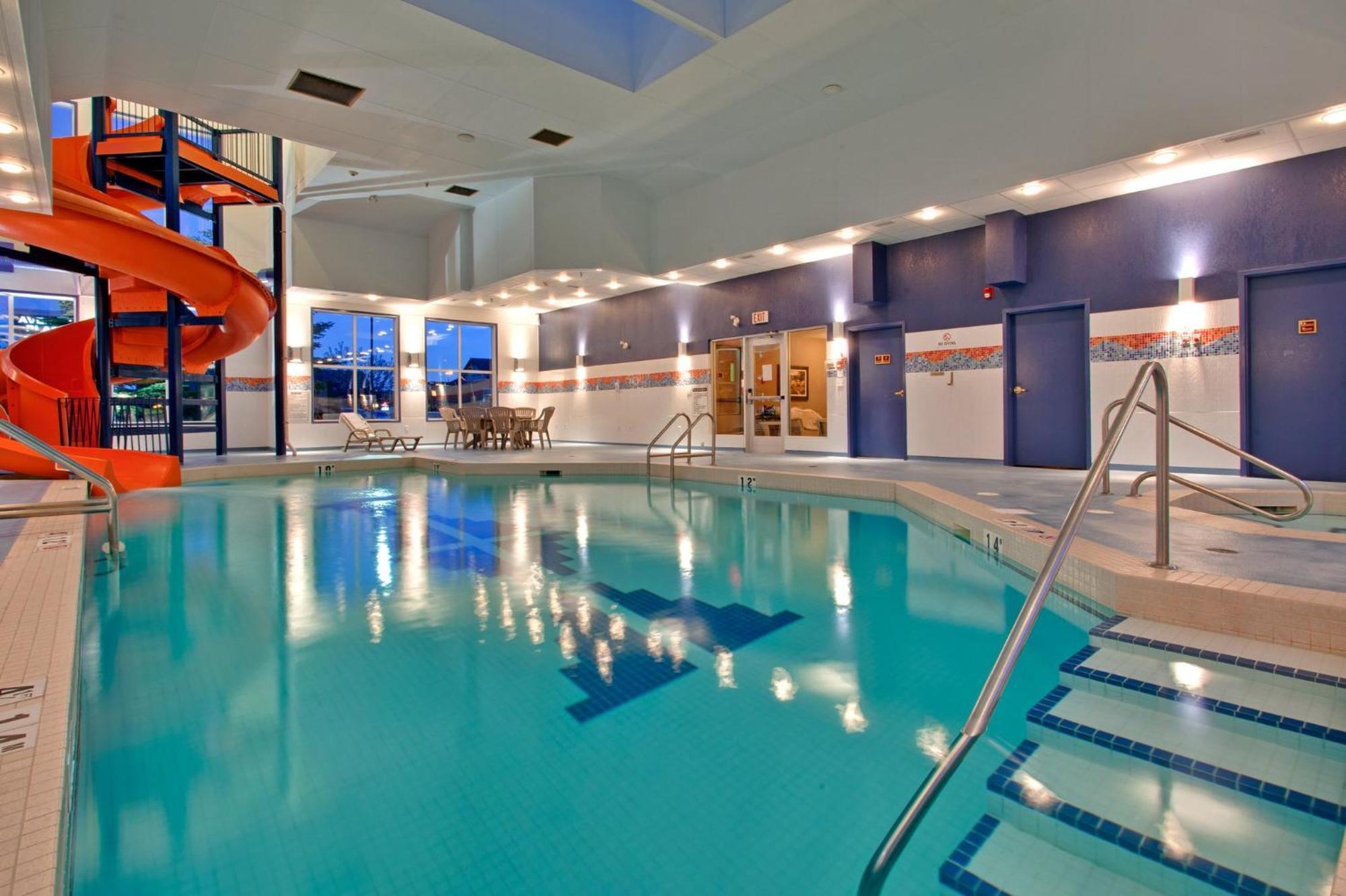 Holiday Inn Express Calgary South By Ihg Kültér fotó