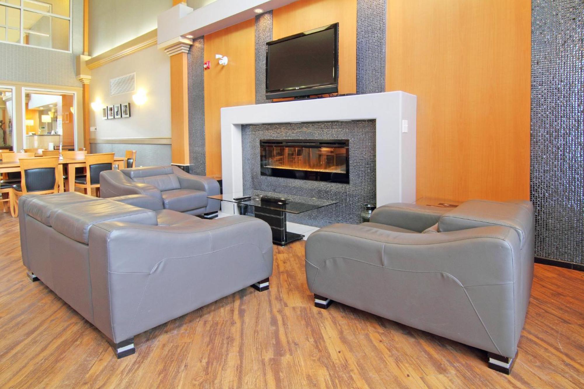 Holiday Inn Express Calgary South By Ihg Kültér fotó