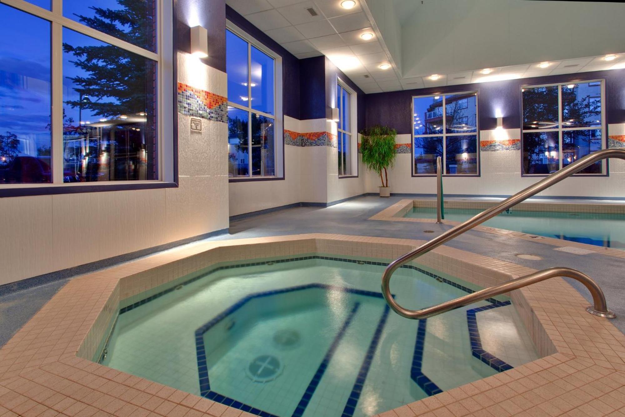 Holiday Inn Express Calgary South By Ihg Kültér fotó