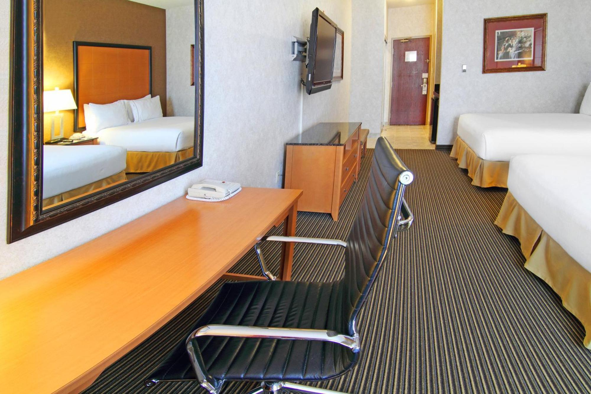 Holiday Inn Express Calgary South By Ihg Kültér fotó