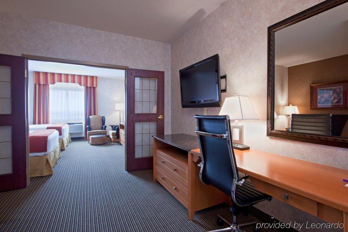 Holiday Inn Express Calgary South By Ihg Szoba fotó