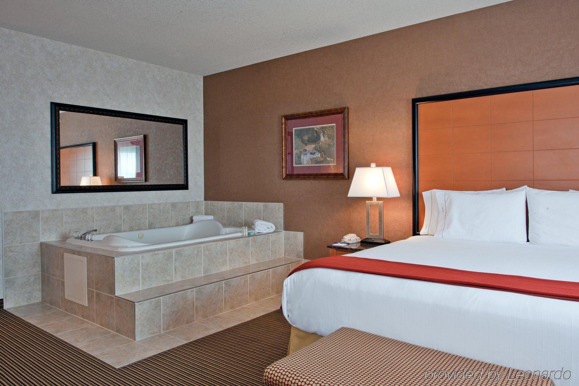 Holiday Inn Express Calgary South By Ihg Kültér fotó