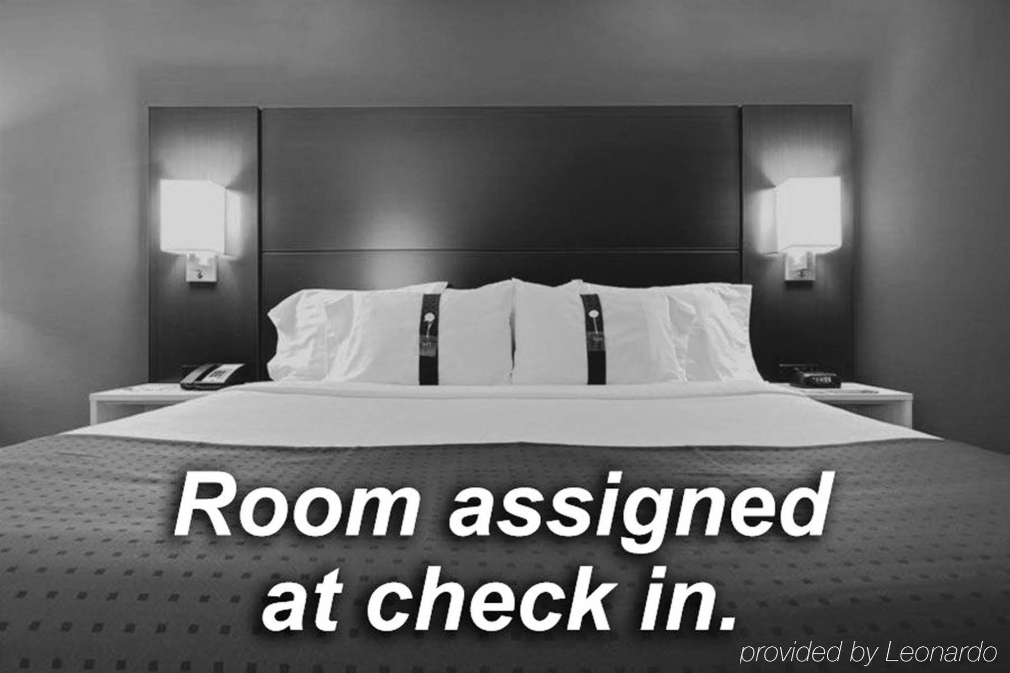 Holiday Inn Express Calgary South By Ihg Kültér fotó