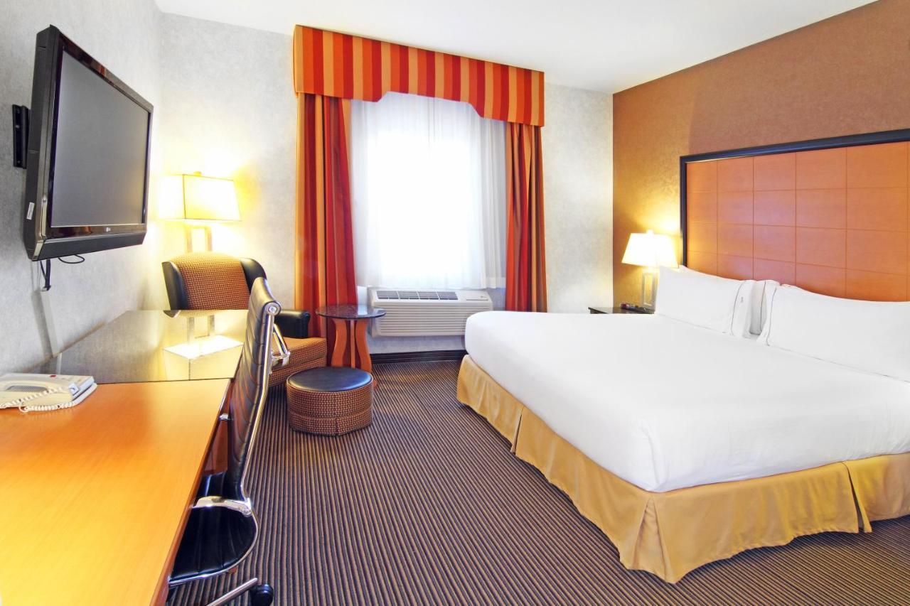 Holiday Inn Express Calgary South By Ihg Kültér fotó
